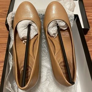tan color, 3 inches pump with round head high heels.